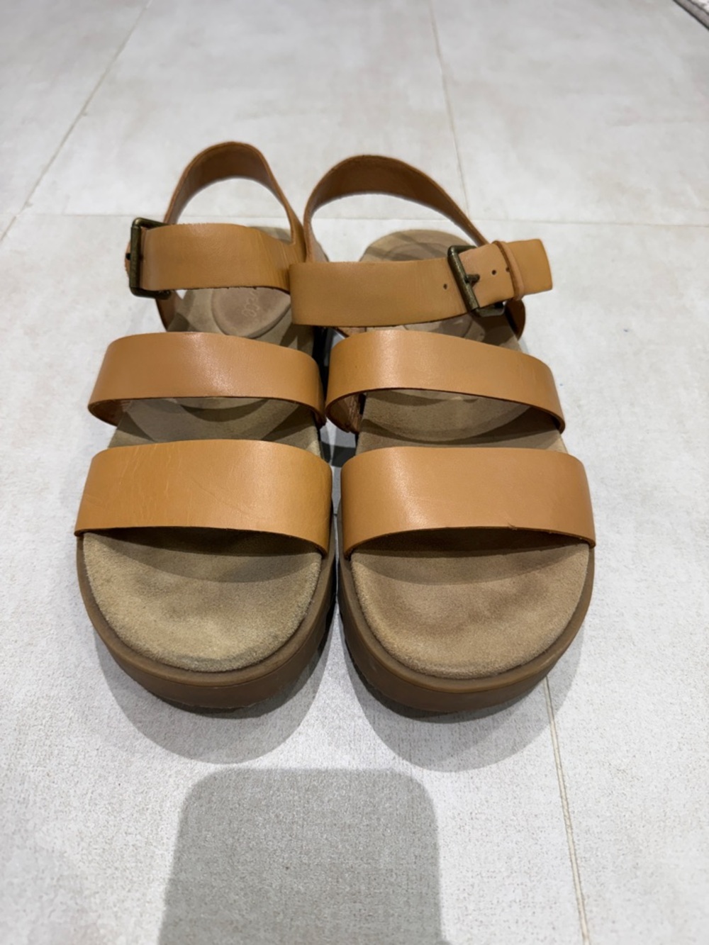 Madewell The Addie Sandal in Desert Camel
